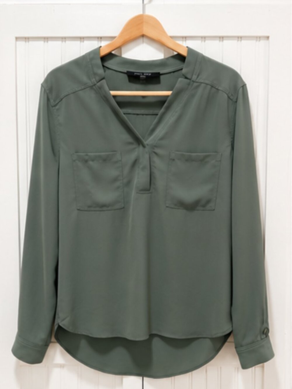 Nine West Sage Green Split Neck Blouse Size Large Long Sleeve Career Office Chic